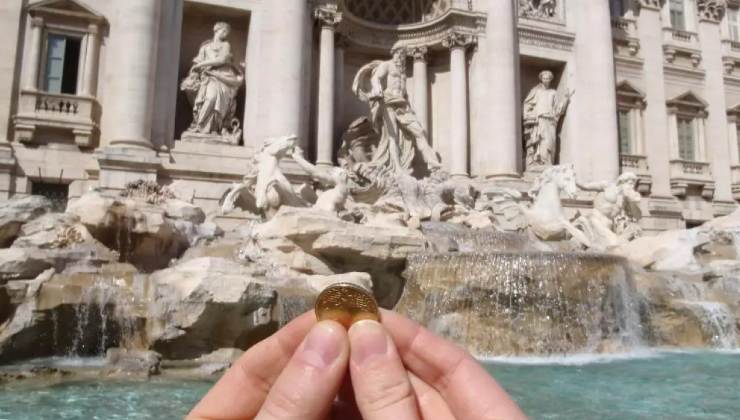 Lancio della moneta nella Fontana di Trevi