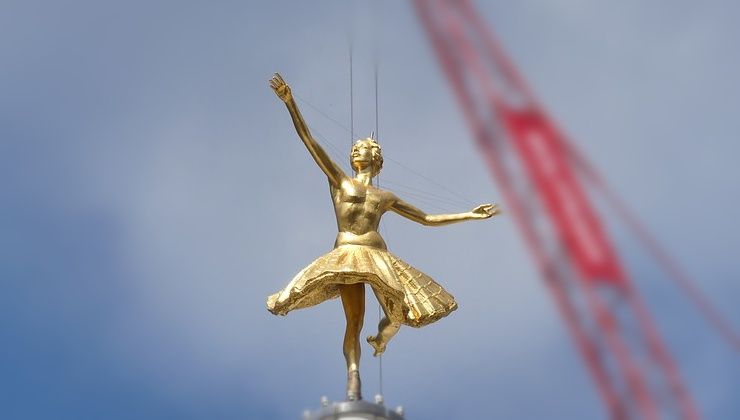Statua dedicata alla ballerina Anna Pavlova