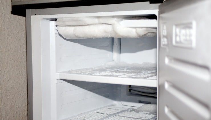 Strato di ghiaccio nel freezer