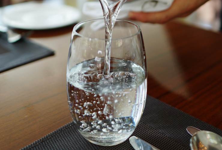 For some, it is better to drink sparkling water