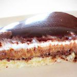 Dolce cremoso con panna e cioccolato