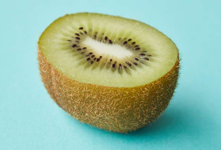 KIwi a metà