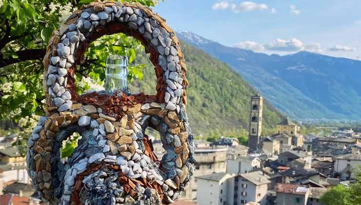 Panoramica dal castello incastonato nella roccia