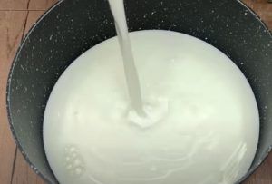 Latte nel pentolino