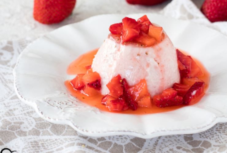 Panna cotta alle fragole