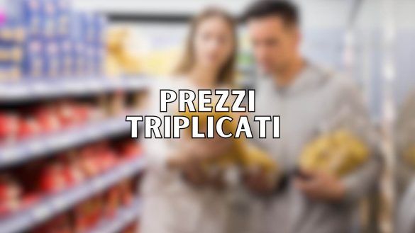 Persone al supermercato