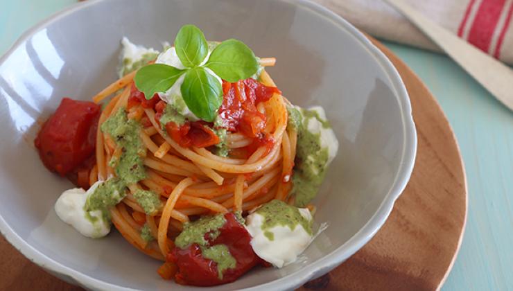 Spaghetti con pomodori datterini