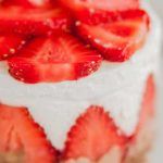 Torta yogurt e fragole ricetta