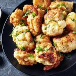 Bocconcini di cavolfiore fritto e salsetta