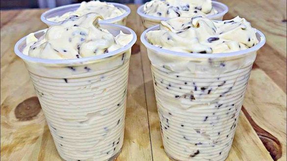 gelato nel bicchiere