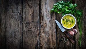 Prezzemolo, olio di oliva e aglio