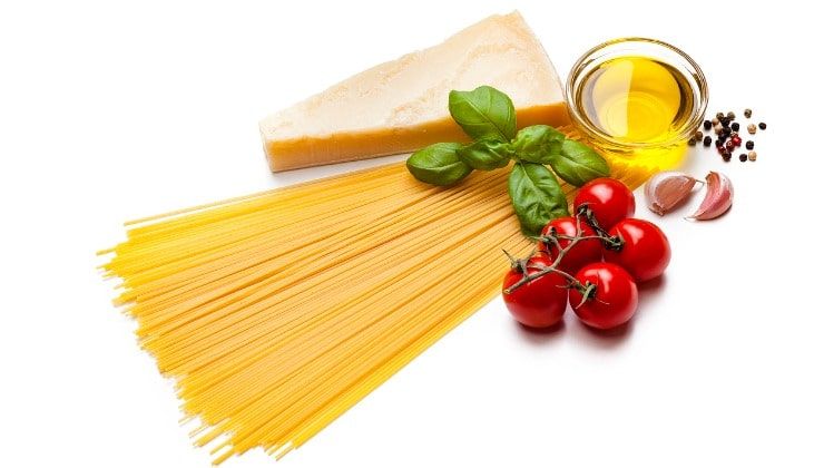 Spaghetti olio, pomodoro e basilico
