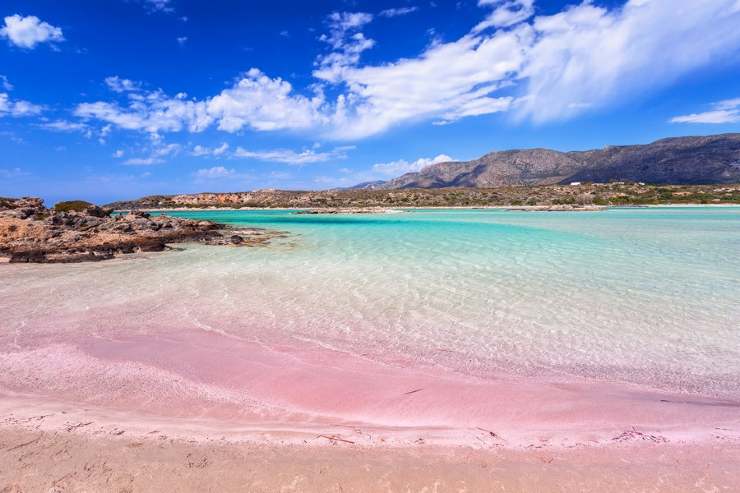 Spiaggia rosa di Elafonissi in Grecia: Perché andare alle Bahamas? 