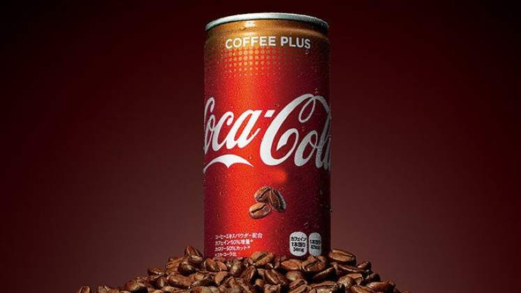Caffeina, ne contiene di più una lattina di Coca Cola o una tazza di caffè?