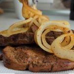 Carne arrosto con cipolle