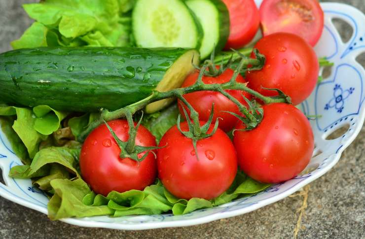 Insalata di pomodori e cetrioli