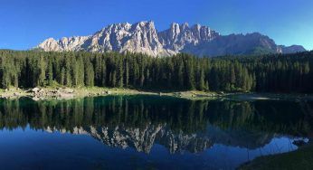Alla scoperta del lago di Carezza: il lago arcobaleno nelle Dolomiti