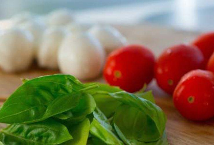 È sconsigliato abbinare la mozzarella ai pomodori