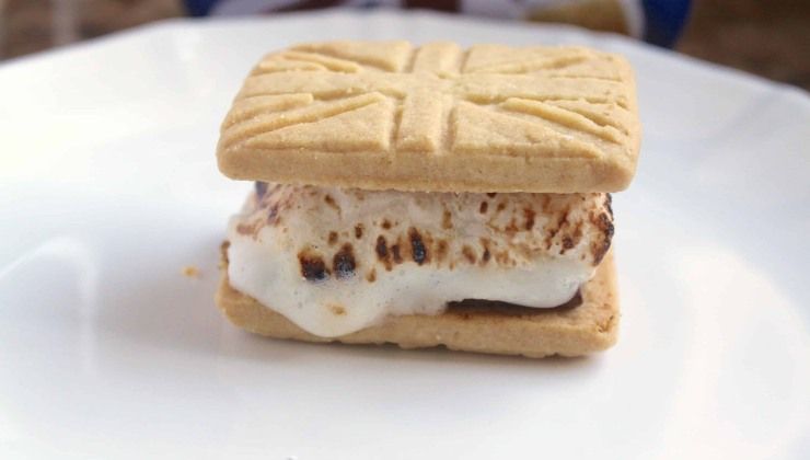 S'mores americane con marshmallow