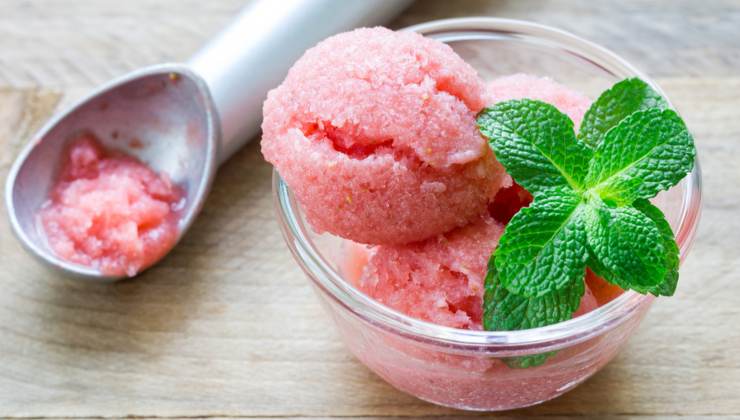 Sorbetto alla frutta: dolci a dieta