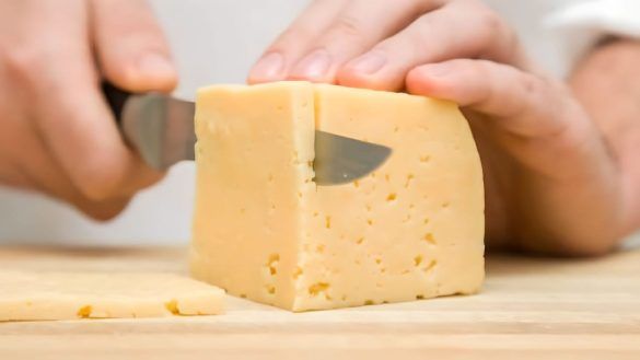 Tagliare il formaggio