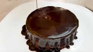 Torta al cioccolato senza zucchero e farina