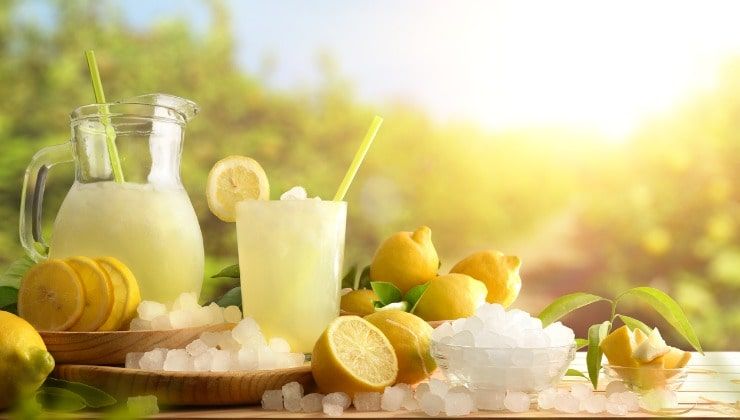 Bibita perfetta, limonata con ghiaccio