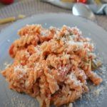 Fusilli con sugo al tonno