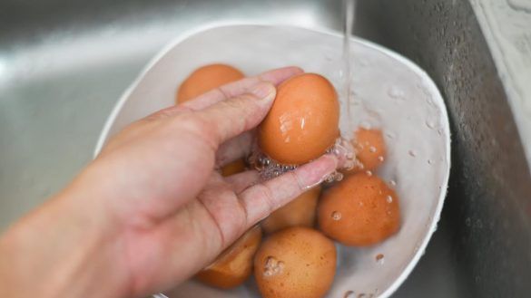 lavare le uova