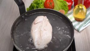 Petto di pollo bollito