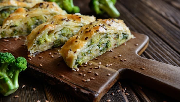 Rotolo ripieno di broccoli e mozzarella