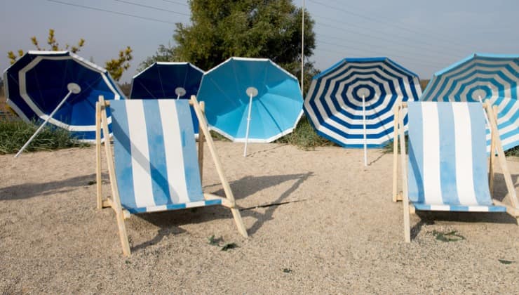 Spiaggia assolata, tintarella perfetta