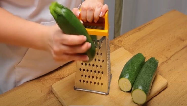 Prurito alle mani durante la pulizia delle zucchine