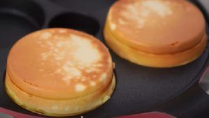 2 pancake con crema pasticcera