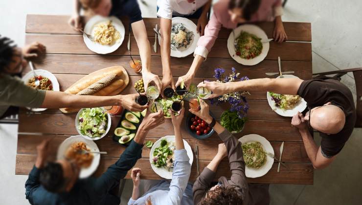 Amici a cena