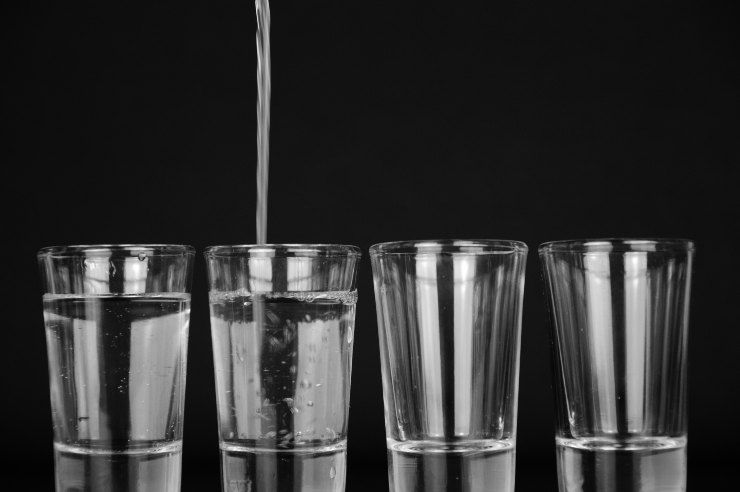 Quattro bicchieri d'acqua