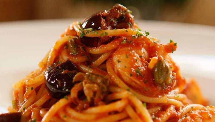 Spaghetti alla puttanesca versione napoletana