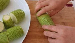 Tagliare le zucchine