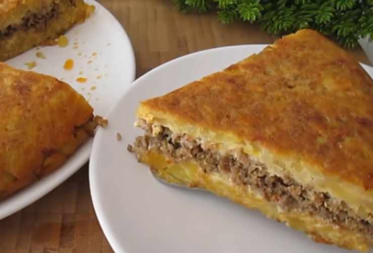 Torta salata con patate e carne