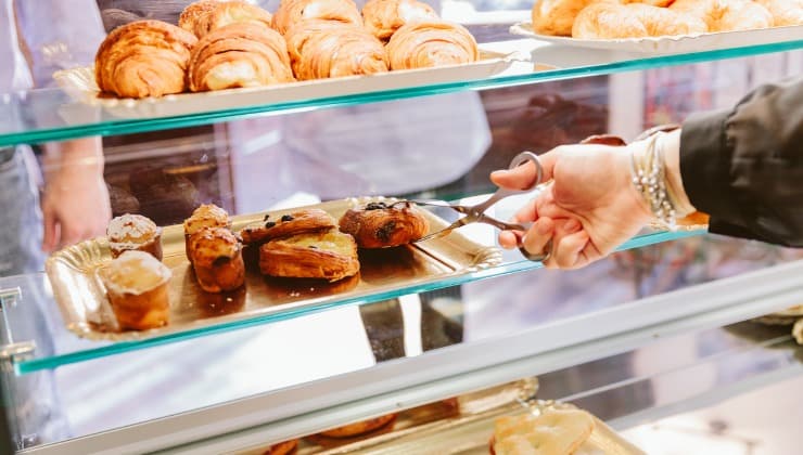 Croissant al bar