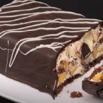 Fetta torta al cioccolato fuso