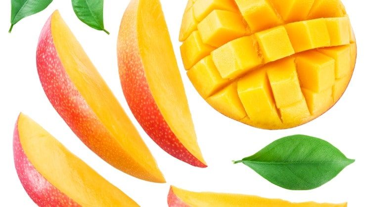 Ferre di mango con frutta e foglie
