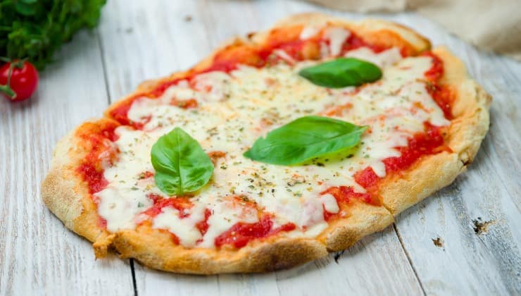 Pizza margherita rettangolare