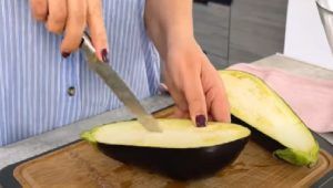 Preparazione melanzane ripiene