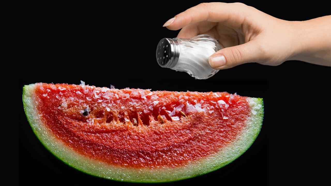 ¿Por qué se recomienda añadir sal a las frutas?  casi nadie lo hace