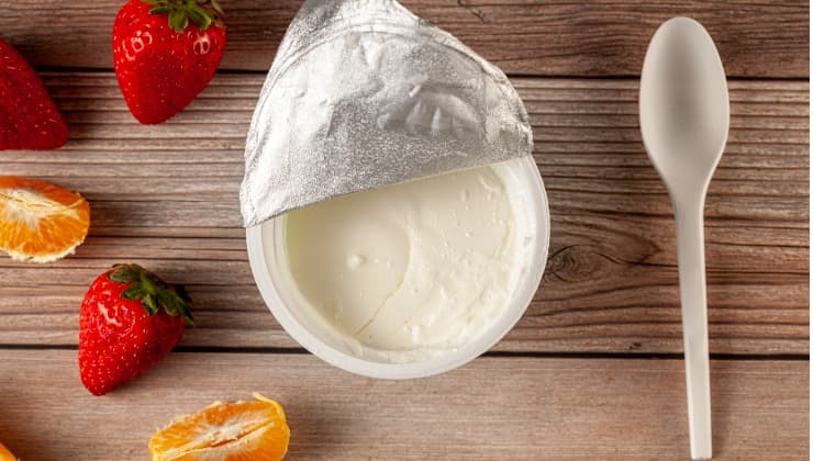 Spuntino, non leccare il coperchio dello yogurt