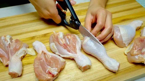 tagliare pollo