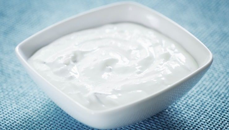 Torta buona e cremosa con yogurt greco