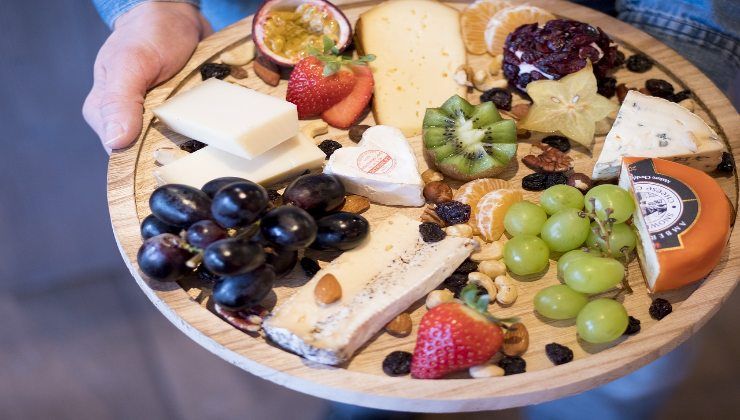 Aperitivo in casa con amici