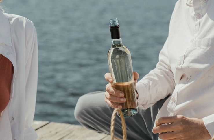 Bottiglia di vino trasparente